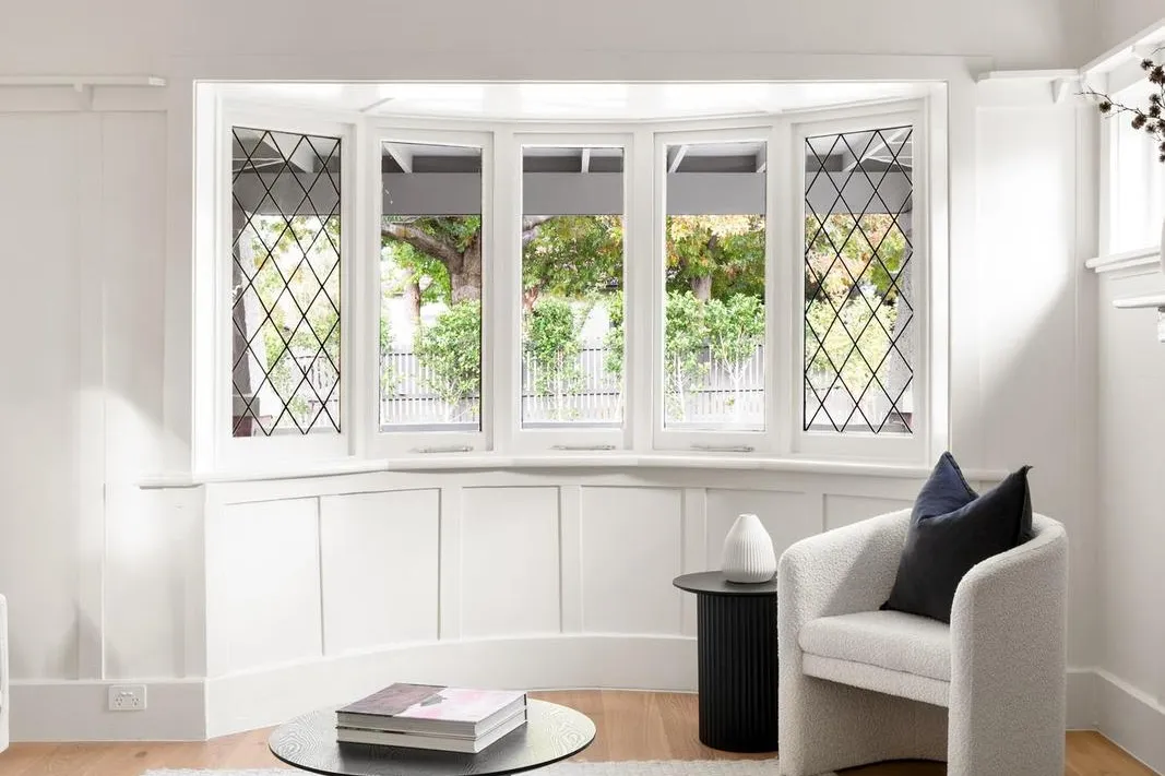 Glen Iris original leadlight bay window sitting nook